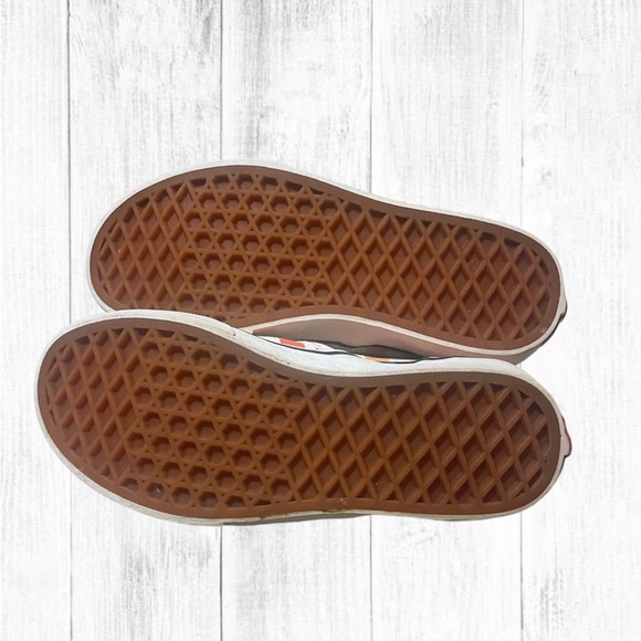 VANS unisex youth rainbow checkered shoes (size 2) - Picture 4 of 6